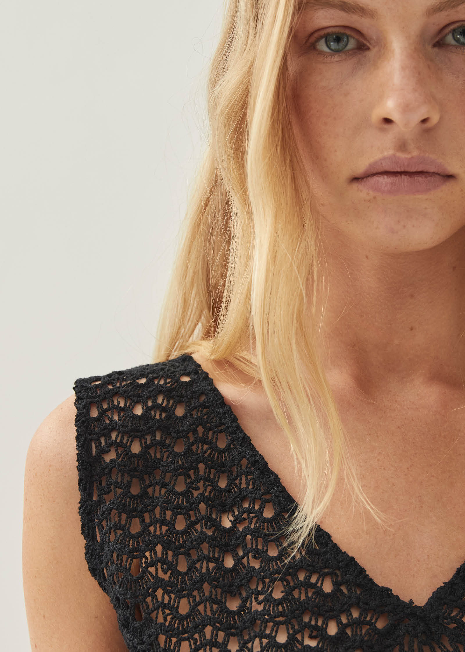 Alohas Kioko Black Knit Top - THE INVITE
