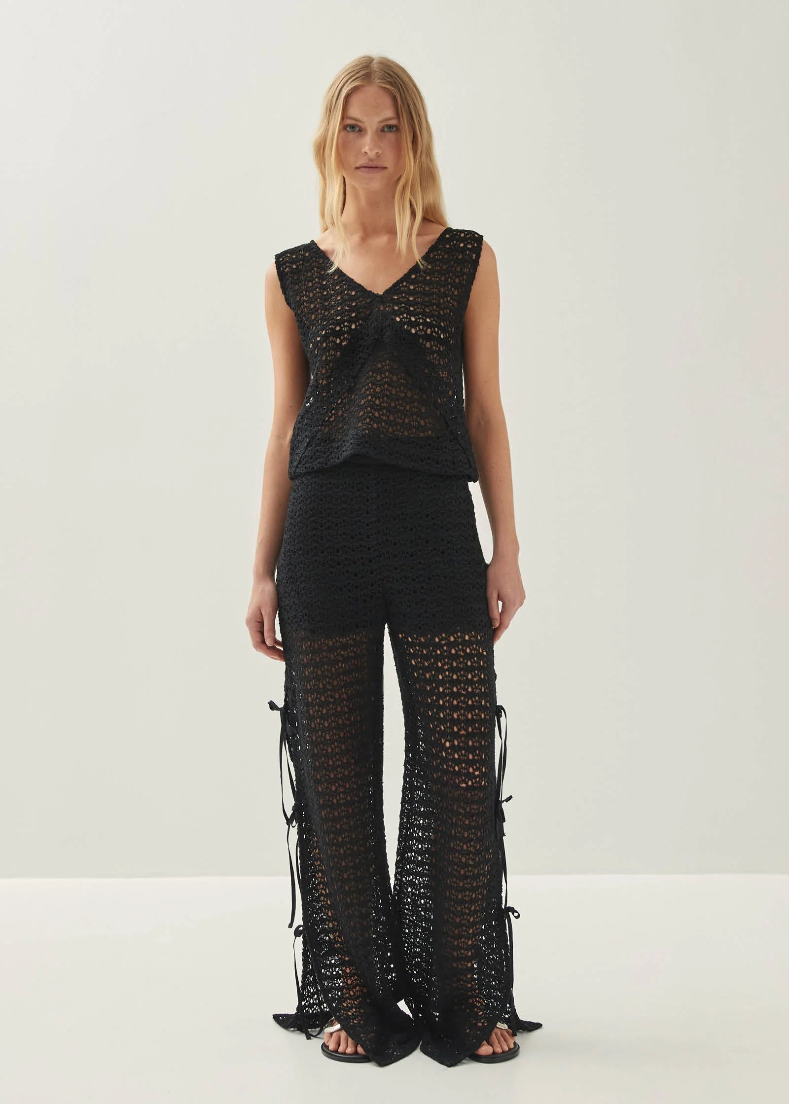 Alohas Kioko Black Knit Top - THE INVITE