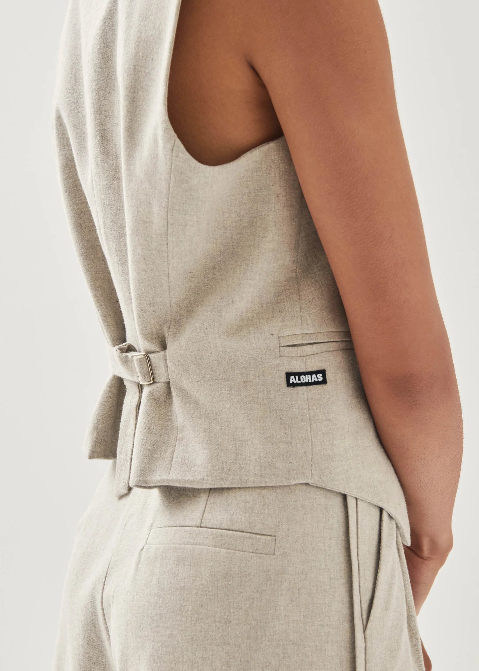 Alohas Totti Cream Vest - THE INVITE
