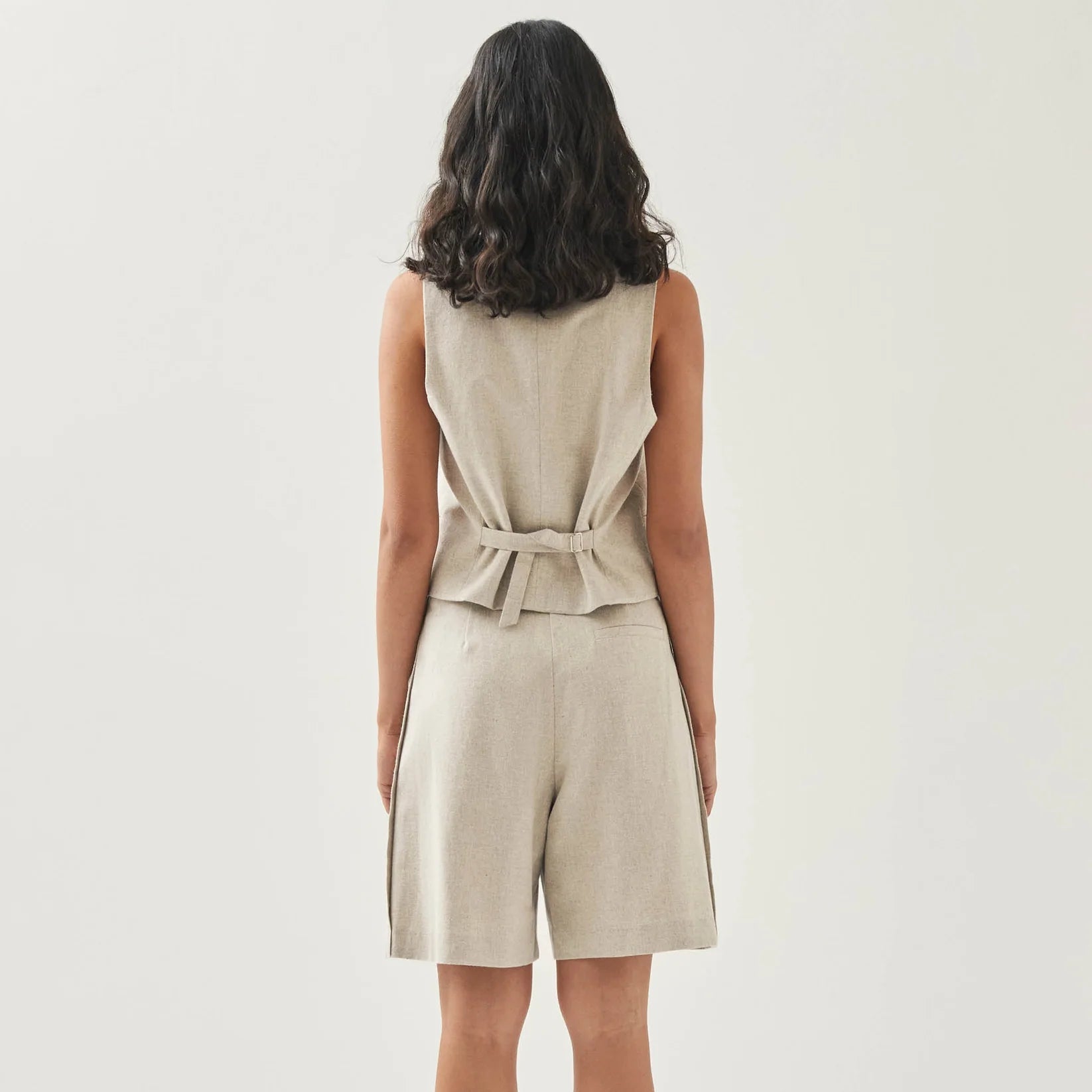 Alohas Totti Cream Vest - THE INVITE