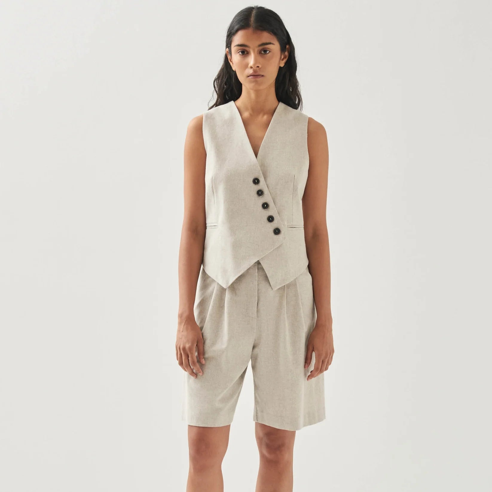 Alohas Totti Cream Vest - THE INVITE